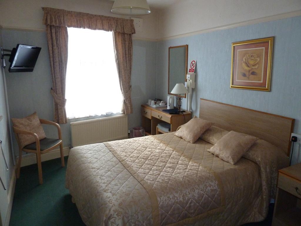 Villa Venezia Birkenhead Room photo